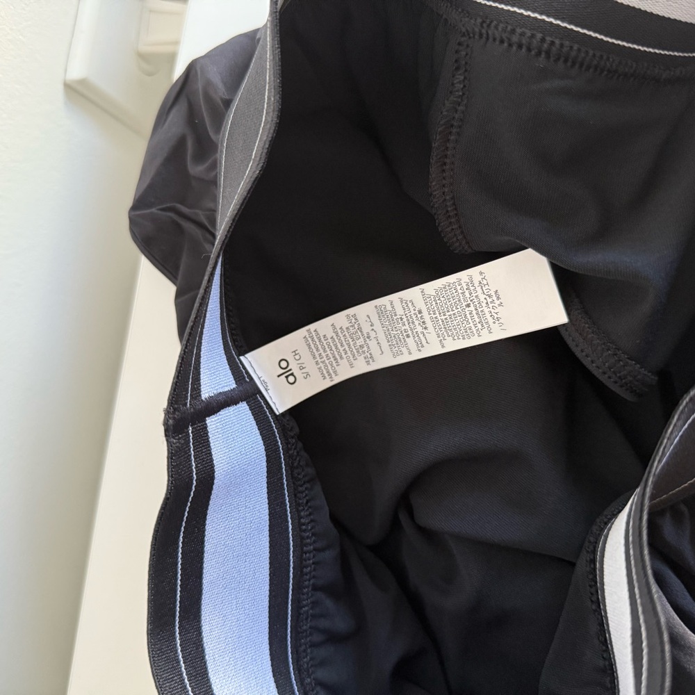 ALO Yoga Black Match Point Short with Branded Tag - Picture 5 of 6